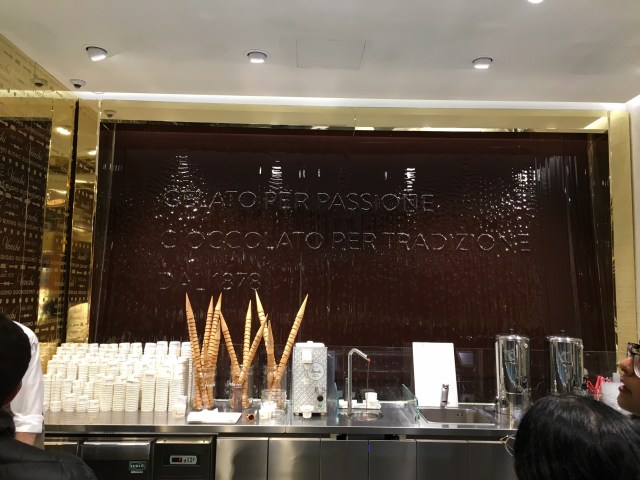 muro-di-cioccolato-venchi-a-firenze